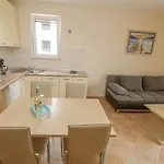 Bondi *