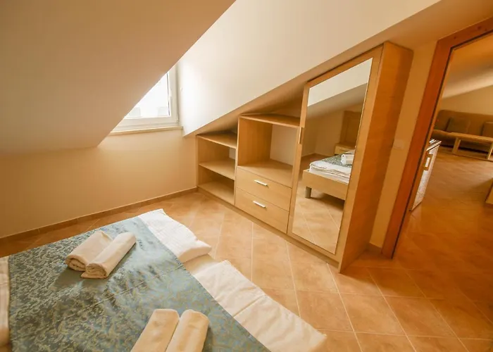 Bondi Makarska
