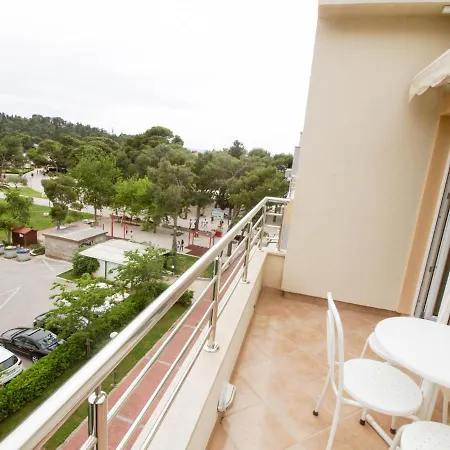 Bondi * ماكارسكا