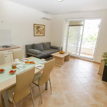 Bondi ماكارسكا